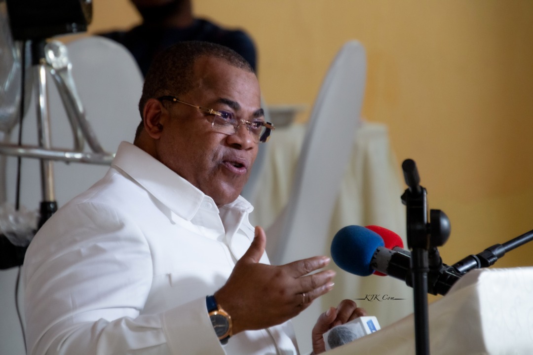 L’ancien Premier ministre, Julien Nkoghe Bekale.