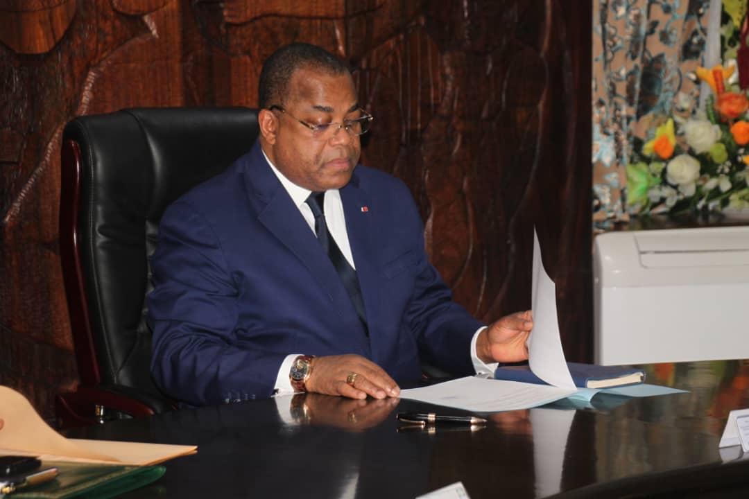 Le PM, Julien Nkoghe Bekale.