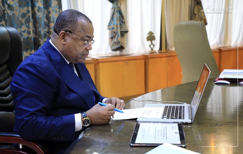 Le PM, Nkoghe Bekale.