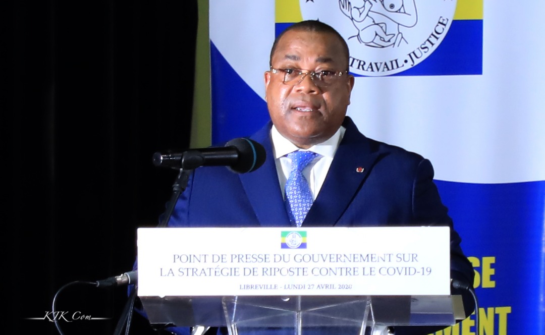 Le Premier ministre, Julien Nkoghe Bekale.