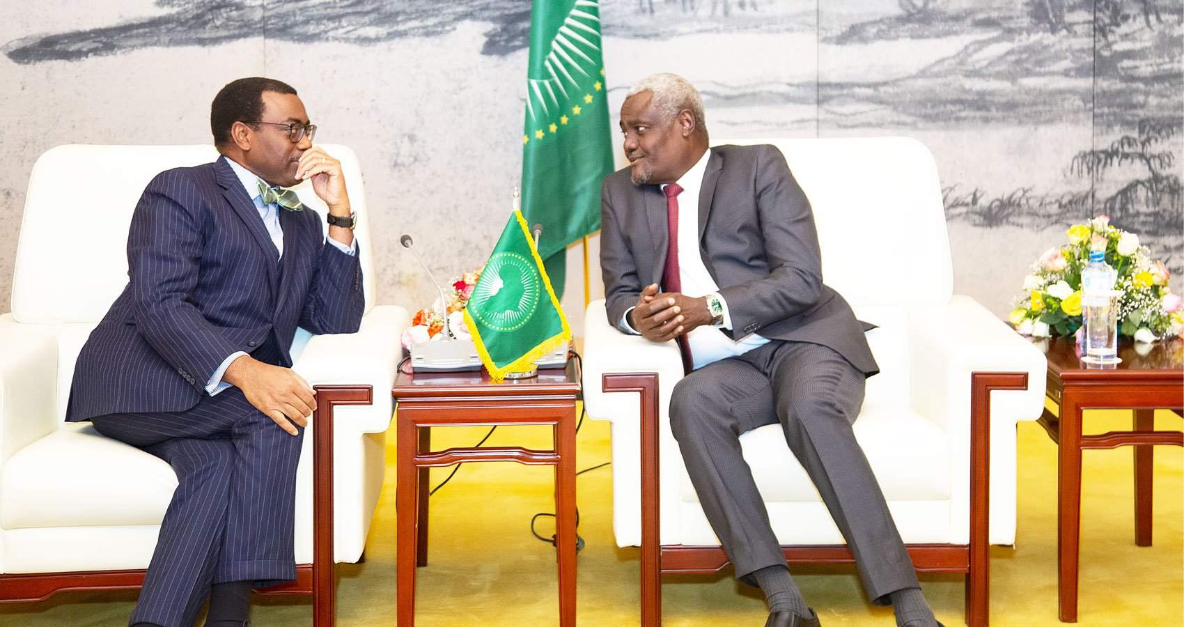 Le président de la Commission de l'Union africaine (CUA), Moussa Faki Mahamat, et le président de la Banque africaine de développement, Akinwumi Adesina.