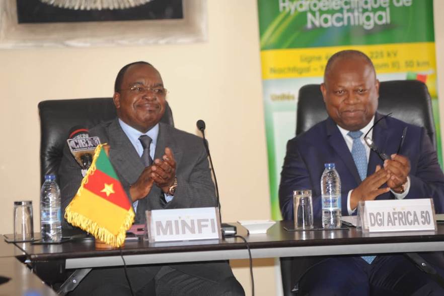  Le Président de la République du Congo, Denis Sassou Nguesso  et Alain Ebobissé, Directeur Général d’Africa50, après la signature du protocole d'accord à Addis-Abeba.