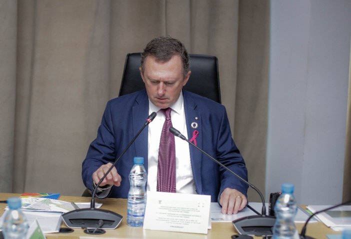 Le ministre des Eaux, des Forêts, de la Mer, de l’Environnement, chargé du Plan Climat et du Plan National d’Affectation des Terres, le Prof. Lee White.