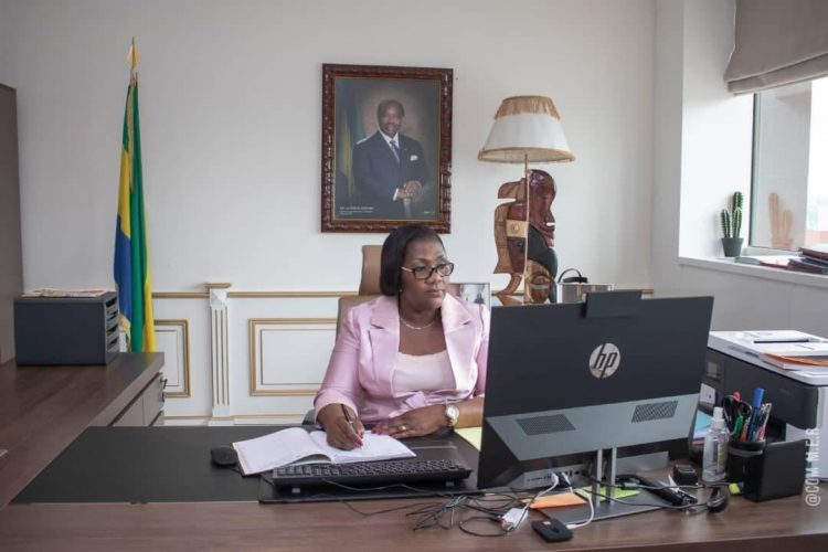 Le ministre de l’Economie et de la Relance, Nicole Jeanine Lydie Roboty épse Mbou.