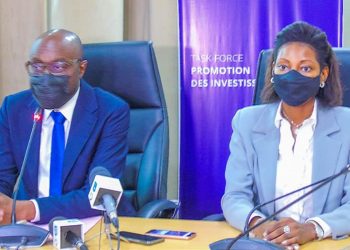 Le ministre de la Promotion des investissements, Carmen Ndaot et son collègue de l’Agriculture, de l’Elevage et de la Pêche, Biendi Mganga Moussavou, lors du lancement des activités.