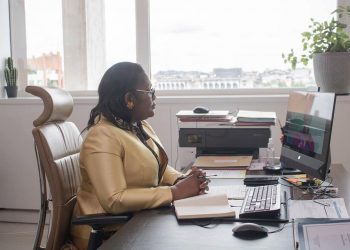 Le ministre de l’Economie et de la Relance, Nicole Jeanine Lydie ROBOTY épse. Mbou.