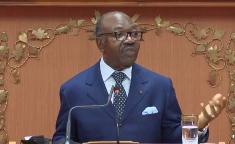 Le président de la République gabonaise, Ali Bongo Ondimba devant le Parlement réuni en congrès.