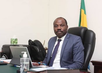 Le ministre du Commerce, des Petites et moyennes entreprises et de l'Industrie, Hugues Mbadinga Madiya