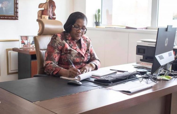 Le ministre de l’Economie et de la Relance, Nicole Jeanine Lydie ROBOTY épse. MBOU.