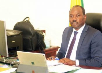 Le ministre du Commerce, Hugues Mbadinga Madiya.