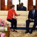 La Directrice générale du FMI, Kristalina Georgieva s’entretenant avec le chef de l’Etat camerounais, Paul Biya.