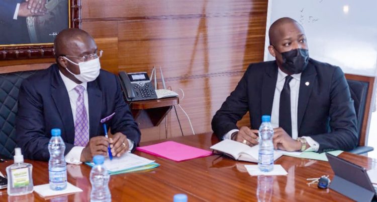 Le ministre du Budget, Sosthène Ossoungou Ndibangoye et le DGCPT, Franck Yann Koubdje.