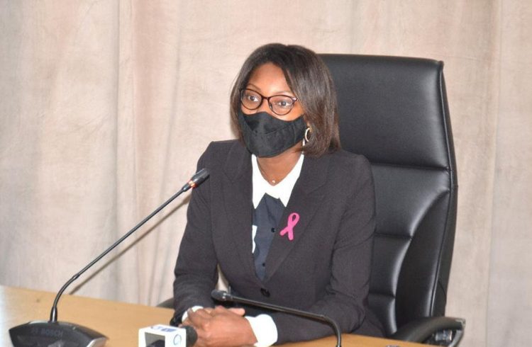 La ministre de la Promotion des investissements du Gabon, Carmen NDAOT.