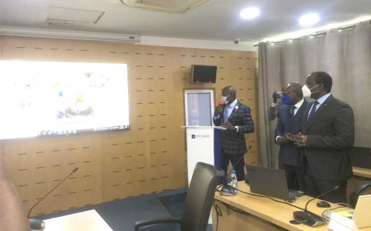 Le ministre Hugues Mbadinga Madiya  lors du lancement du FIG.