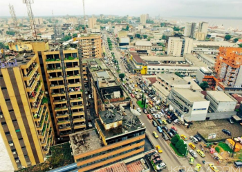 Une vue du centre commercial de la ville de Douala