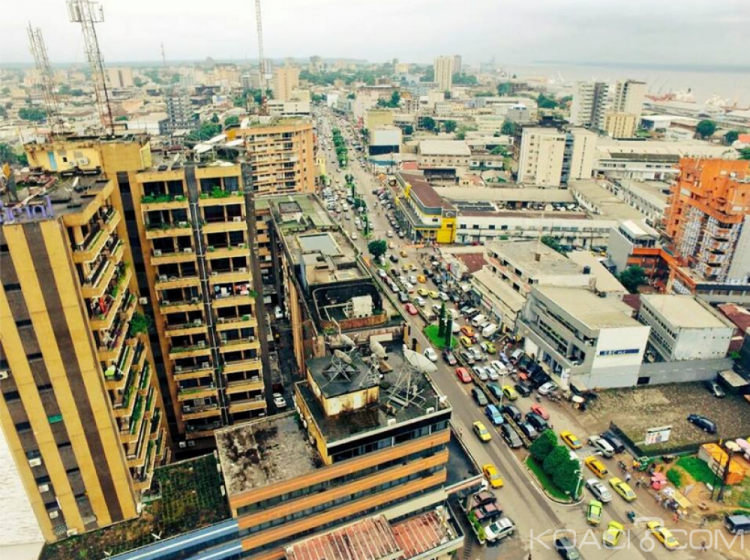 Une vue du centre commercial de la ville de Douala