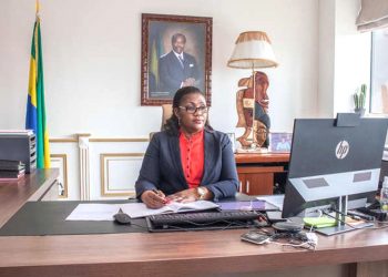 la ministre de l’Économie et de la Relance, Nicole Janine Lydie Roboty-Mbou,