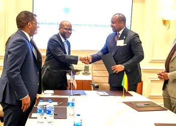 Le ministre congolais de  la Coopération Internationale, Denis Christel Sassou Nguesso et le Dr. Thierry Wandji, PDG de Cybastion, lors de la signature d’un protocole d'entente pour la mise en place, des mécanismes de financement pour développer, en partenariat public-privé, des projets dans les domaines de la digitalisation et la cybersécurité.