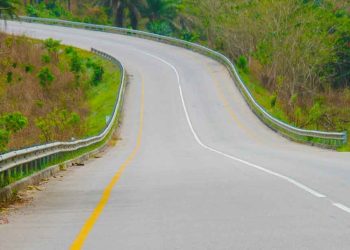 Le financement de la Banque africaine de développement va permettre de bitumer la route Mbuji-Mayi Kananga Kalambambuji, longue de 385 kilomètres en RD Congo et la route Dundo Shikolondo, longue de 90 kilomètres en Angola.