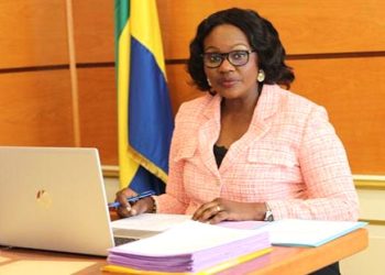 Le Ministre du Budget et des Comptes Publics,  Edith EKIRI MOUNOMBI épouse OYOUOMI,