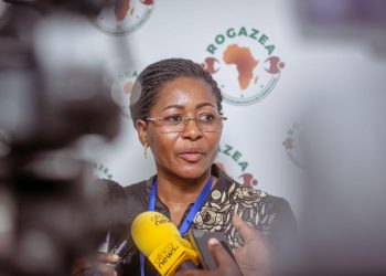 L’Administrateur général de la ZIS de Nkok, présidente de l’ASOGAZEA Anne Nkene Biyo’o.