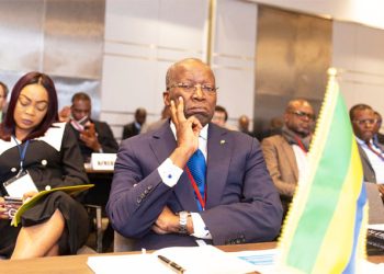 Le ministre des Comptes Publics, Charles M'BA a conduit la délégation gabonaise à cette table ronde.