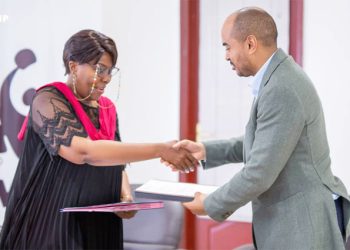La directrice générale du WWF Gabon, Nathalie Nyare Essima, et le directeur général de GSEZ Airport, Igor Simard DR.