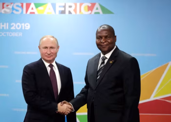 Faustin-Archange Touadera et son homologue, russe, Vladimir Poutine.