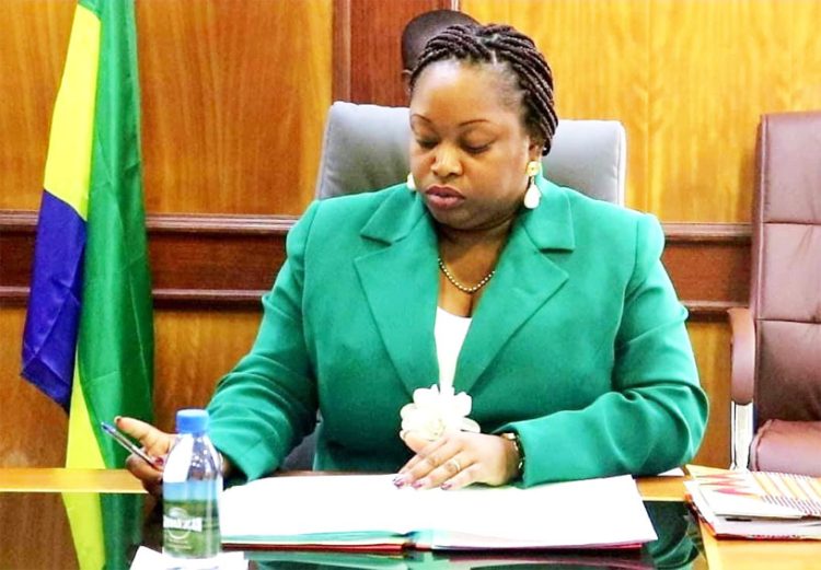 La ministre d’État en charge de l’Éducation nationale et de l’Instruction civique, Camélia Ntoutoume-Leclerq,