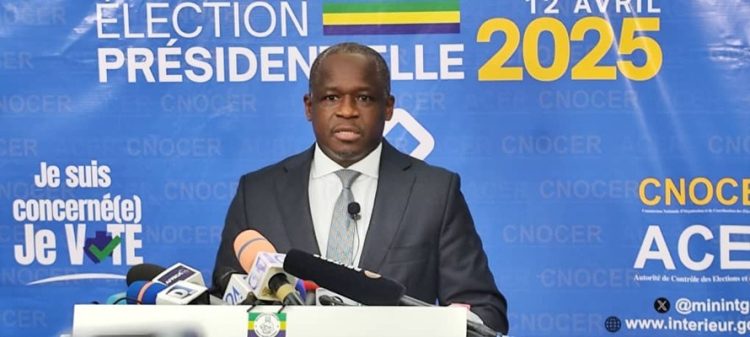 Le ministre de l'Intérieur et de la Sécurité, Hermann Immongault