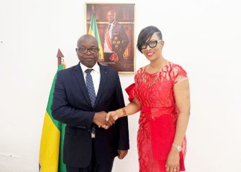 Le ministre du Logement, de l’Habitat, de l’Urbanisme et du Cadastre, Ludovic MEGNE NDONG, et le Dr Léonie BWEMBA