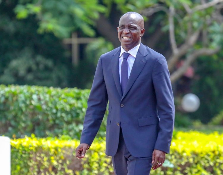 Cheikh DIBA, ministre des Finances et du Budget :