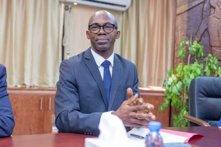 Le ministre de l’Economie et des Finances de la Dette et des Participations, Charge de la lutte contre la vie chère, Thierry Minko