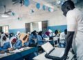 Des jeunes femmes suivent une formation au Tchad. Crédit : Miguel San Joaquin.