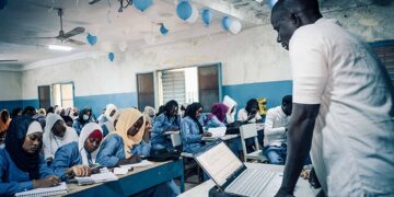 Des jeunes femmes suivent une formation au Tchad. Crédit : Miguel San Joaquin.
