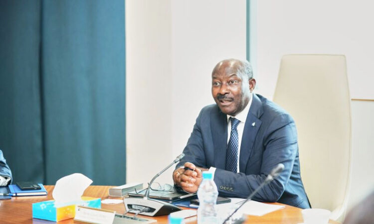 Le PCA, Henri-Claude OYIMAHenri-Claude OYIMA