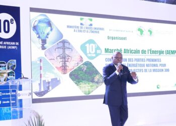 Le ministre de l’Accès universel à l’Eau et à l’Énergie, Philippe Tonangoye
