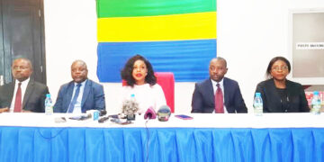 La ministre du Commerce, des PME-PMI et de l'Entrepreneuriat des Jeunes, Zenaba Gninga Chaning lors de la Conférence de presse